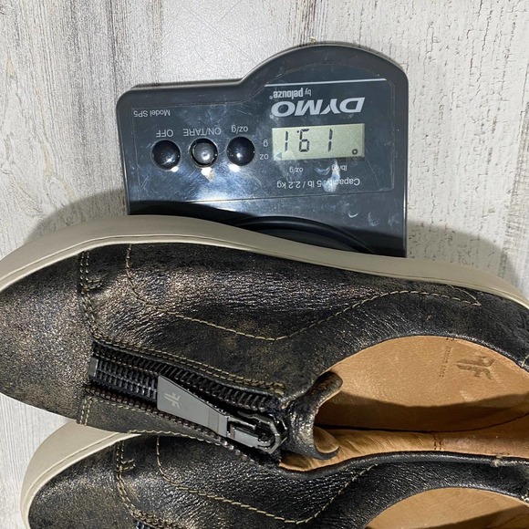 Frye Leather gold zip up Slip-On Sneakers size 7.5 - Picture 10 of 10